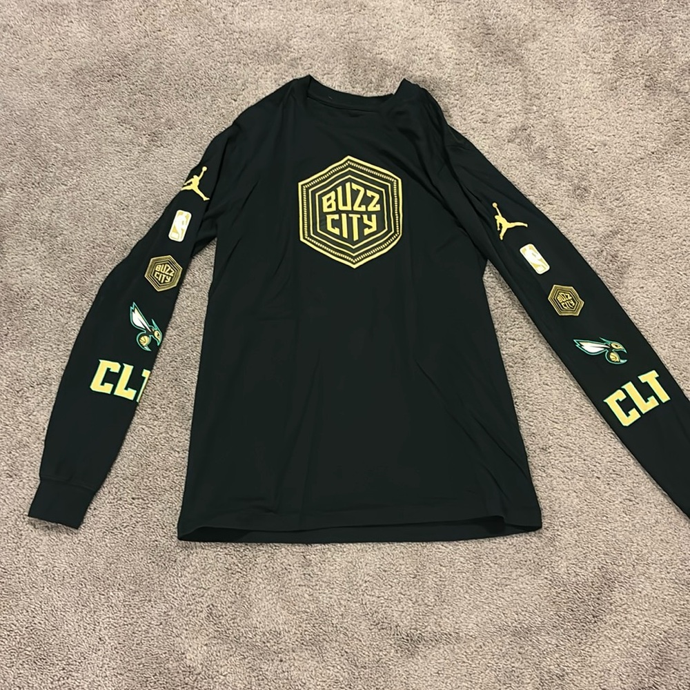 Charlotte Hornets long sleeve